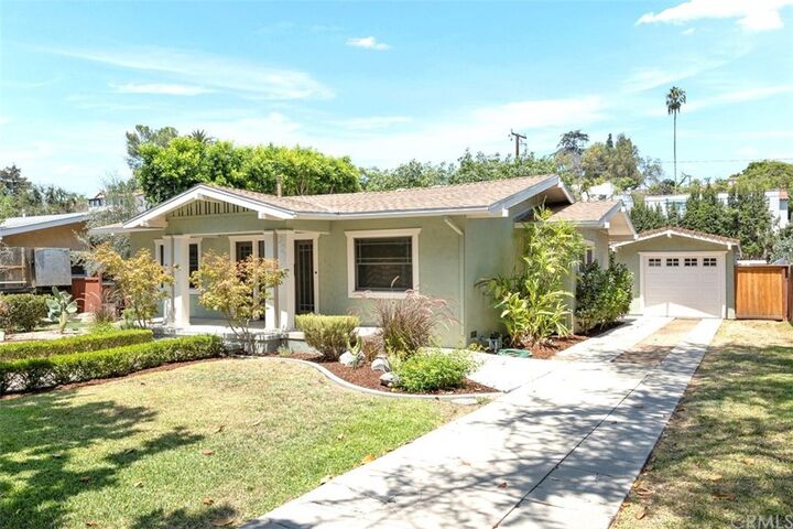 Property Photo:  327 Malvern Avenue  CA 92832 