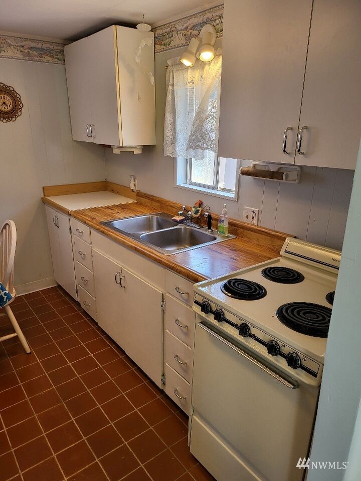 Property Photo:  2396 Breezy Way  WA 98590 