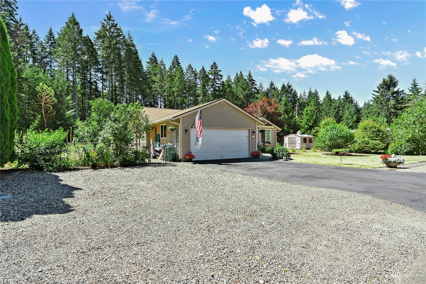 Property Photo: 752 SW Odell Street WA 98367