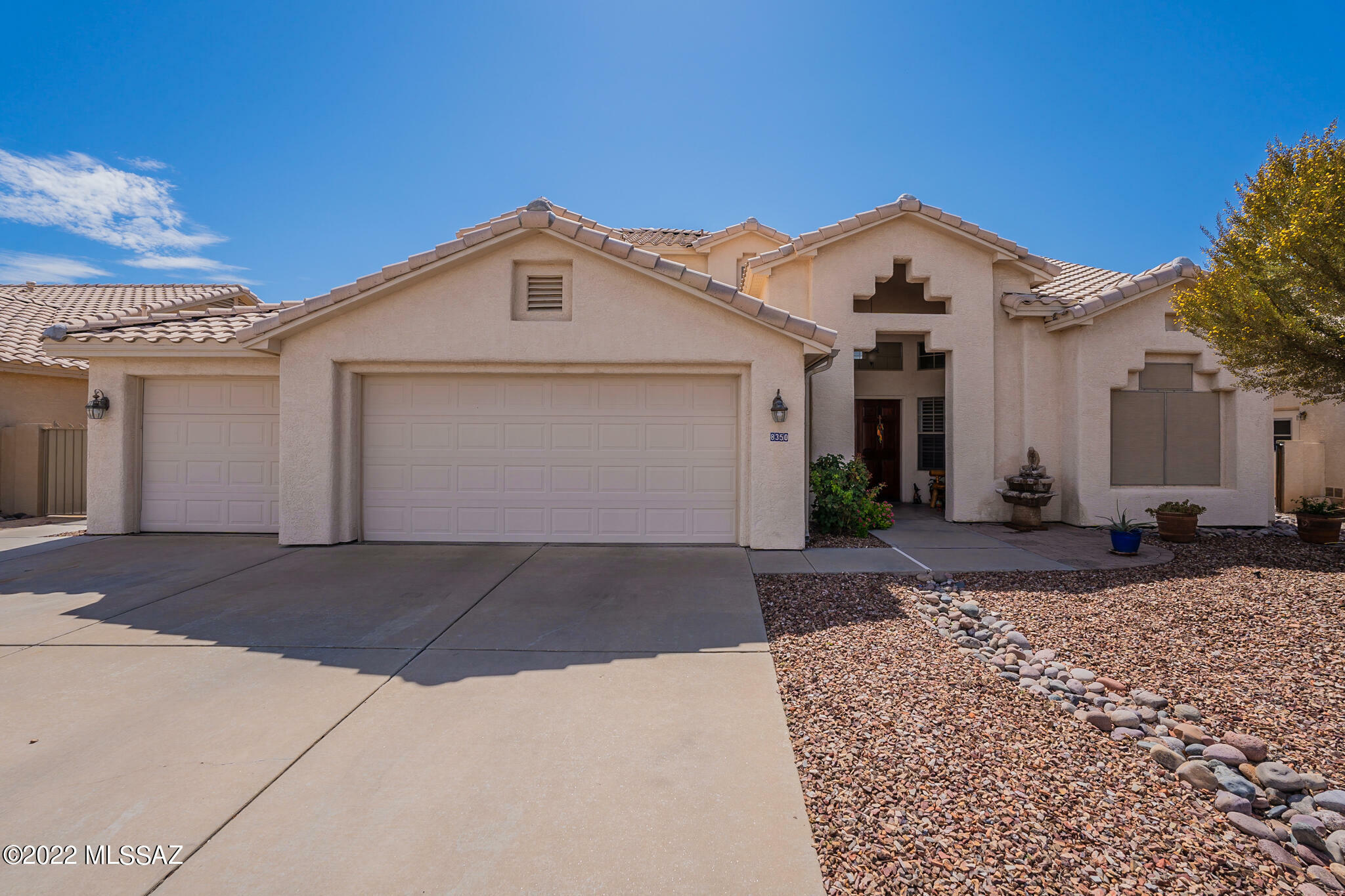 Property Photo: 8350 N Westcliff Drive AZ 85743