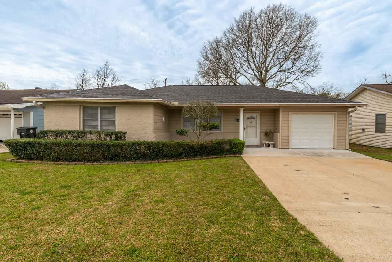 Property Photo:  2749 Rose  TX 77619 