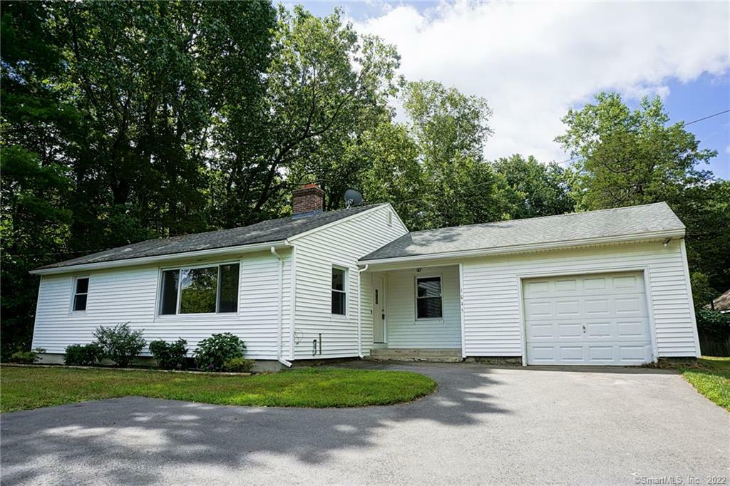 Property Photo:  1045 Litchfield Turnpike  CT 06057 