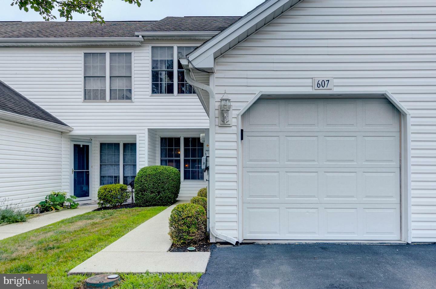 Property Photo:  607 Canvasbach Drive  PA 17319 