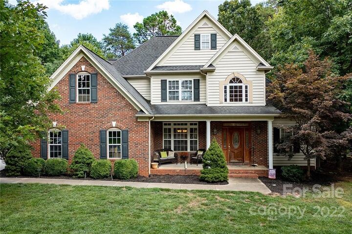 4814 Elmhurst Drive NE  Hickory NC 28601 photo