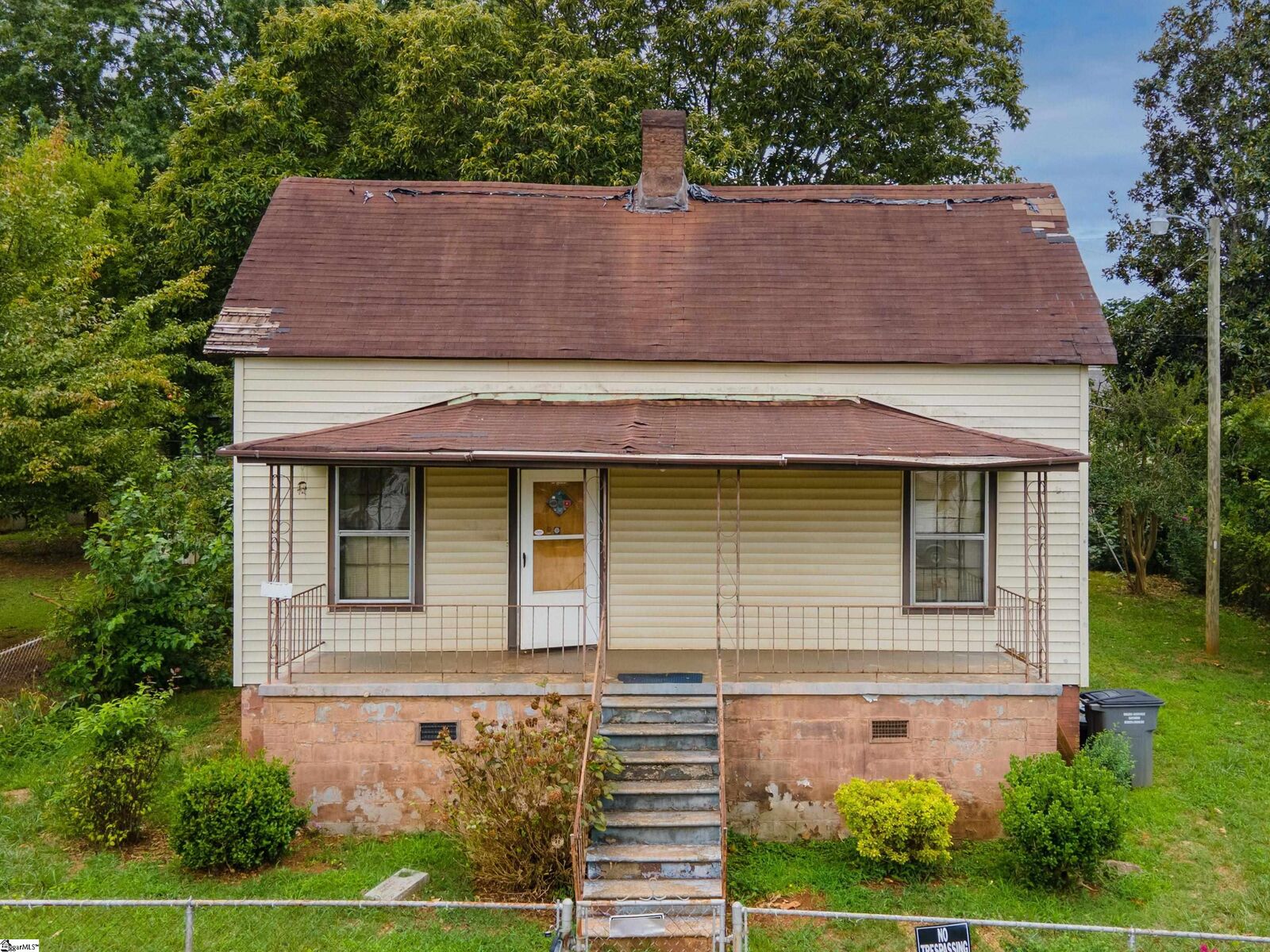 Property Photo:  24 7th Avenue  SC 29609 