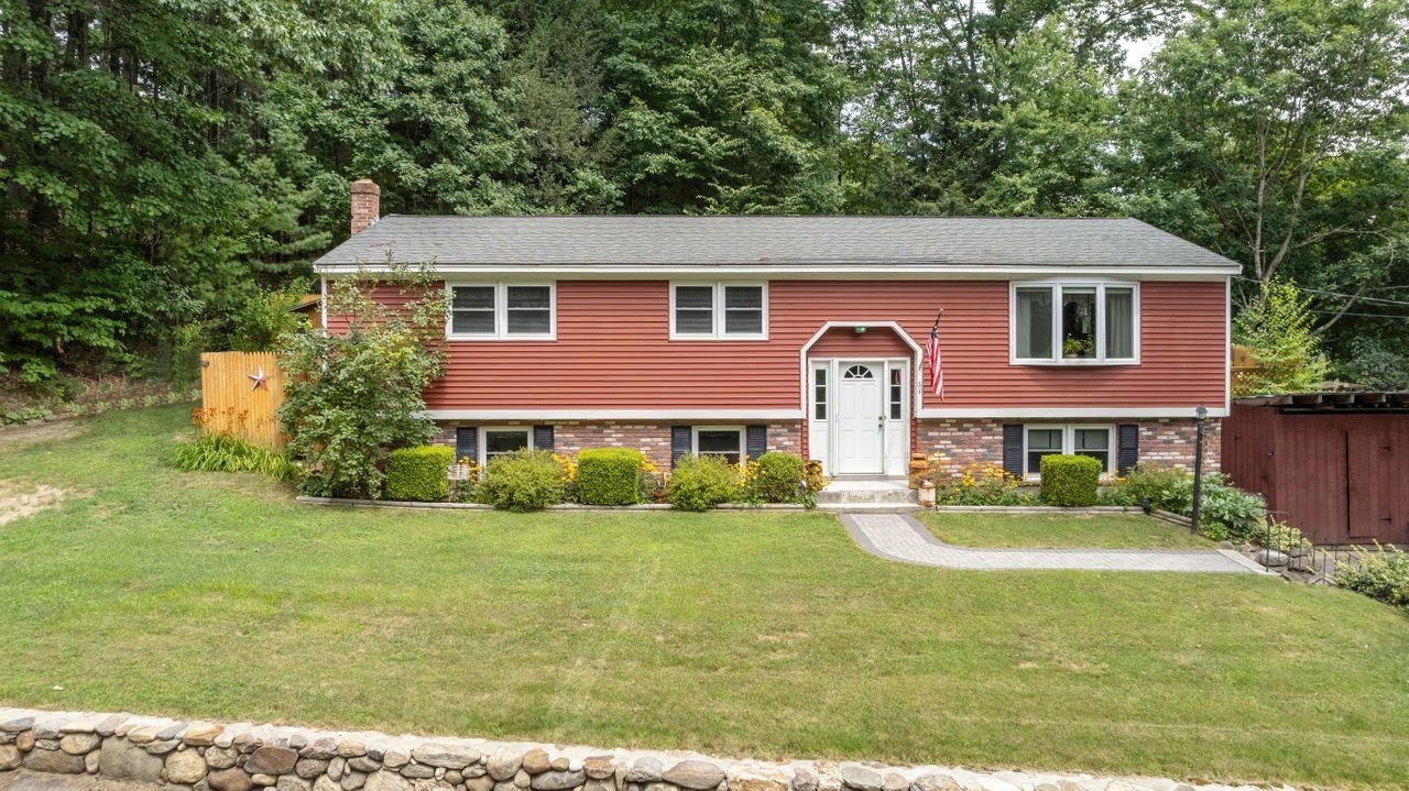 Property Photo:  64 Pine Street  NH 03106 