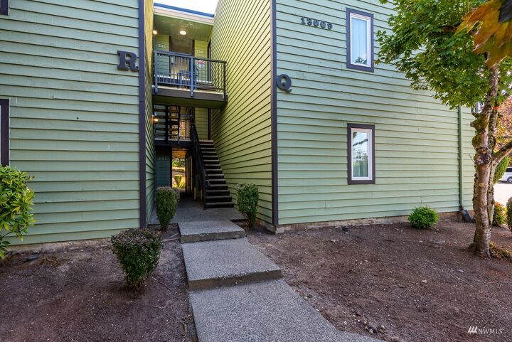 Property Photo:  13009 E Gibson Road Q329  WA 98204 