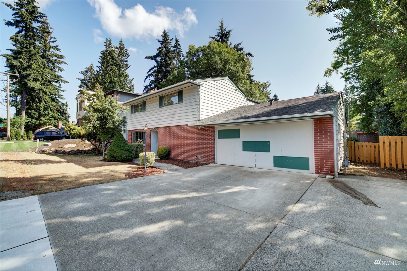 Property Photo:  428 164th Avenue SE  WA 98008 