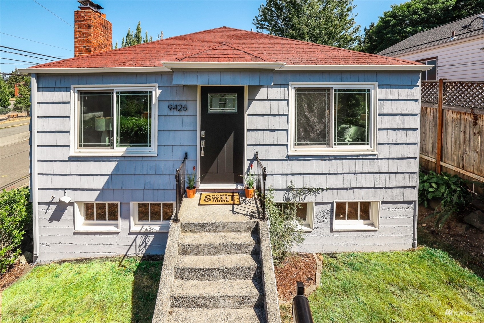 Property Photo:  9426 5th Avenue NE  WA 98115 