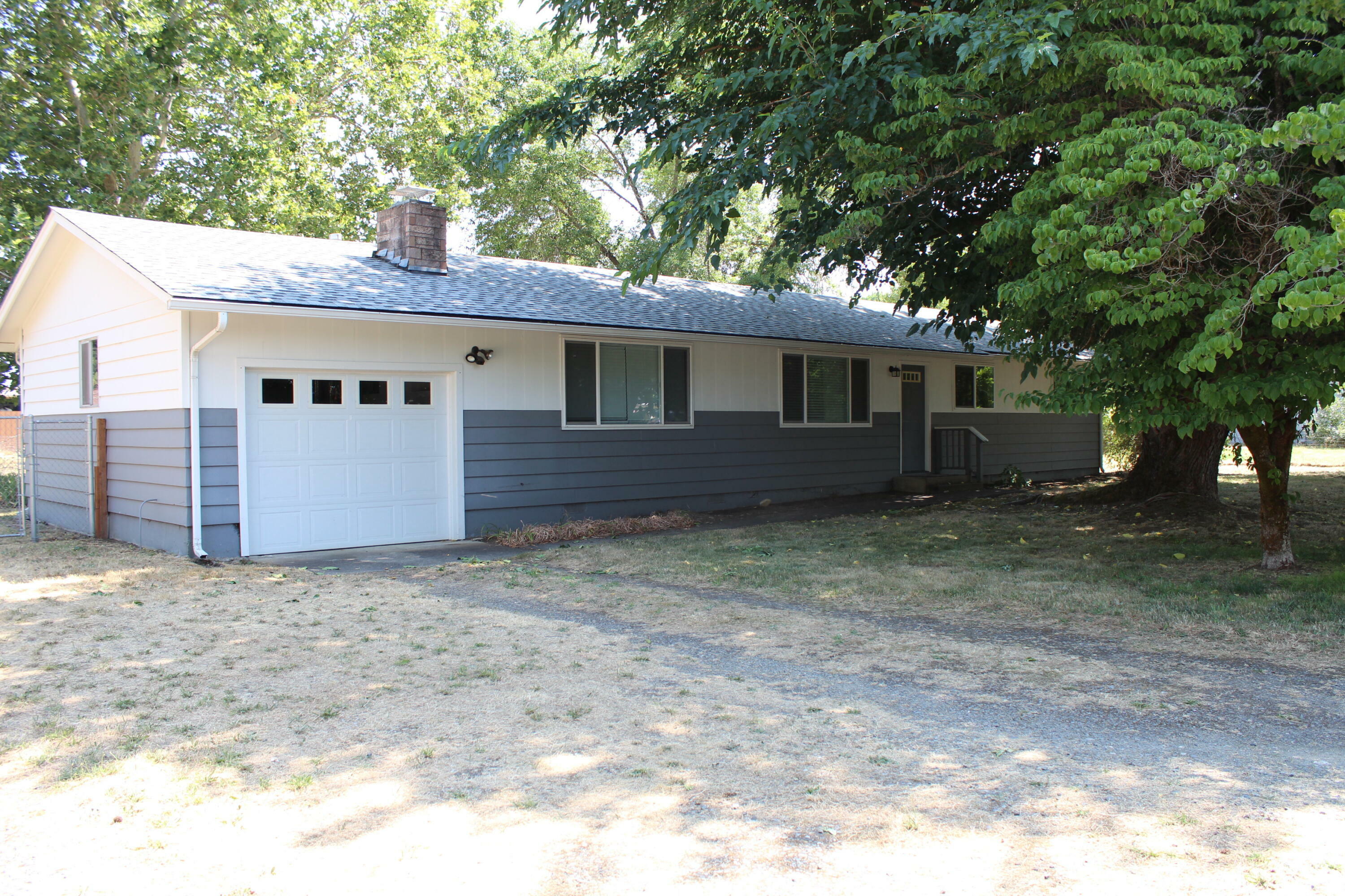 Property Photo: 113 Glen Drive OR 97526