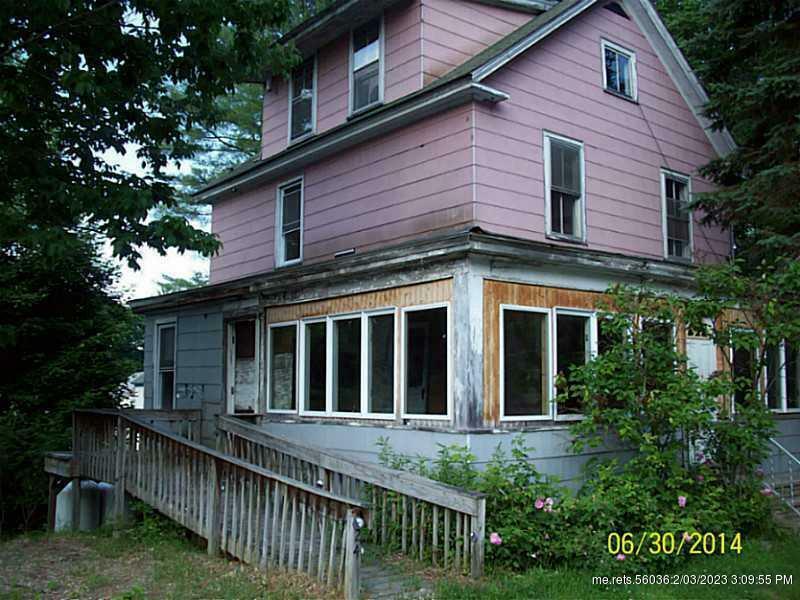 Property Photo:  24 Wescott Street  ME 04048 