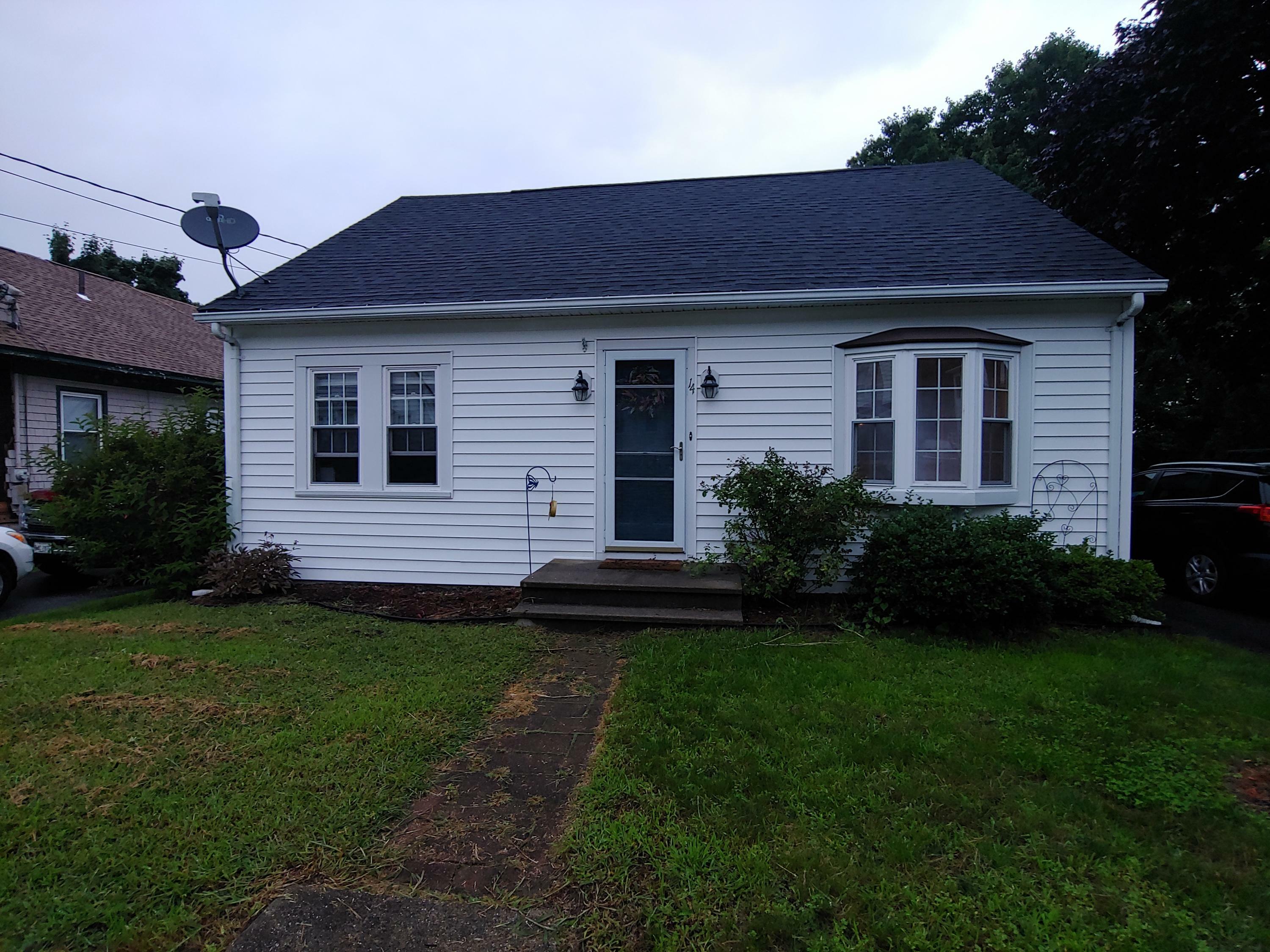 Property Photo: 14 Allen Avenue ME 04240