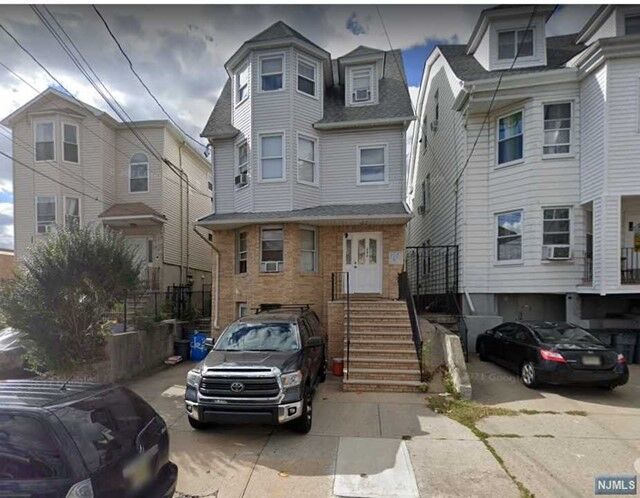 Property Photo:  240 Ridge Street  NJ 07104 
