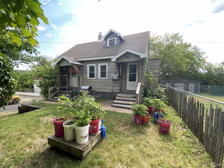 311.5 W Peck St.  Negaunee MI 49866 photo