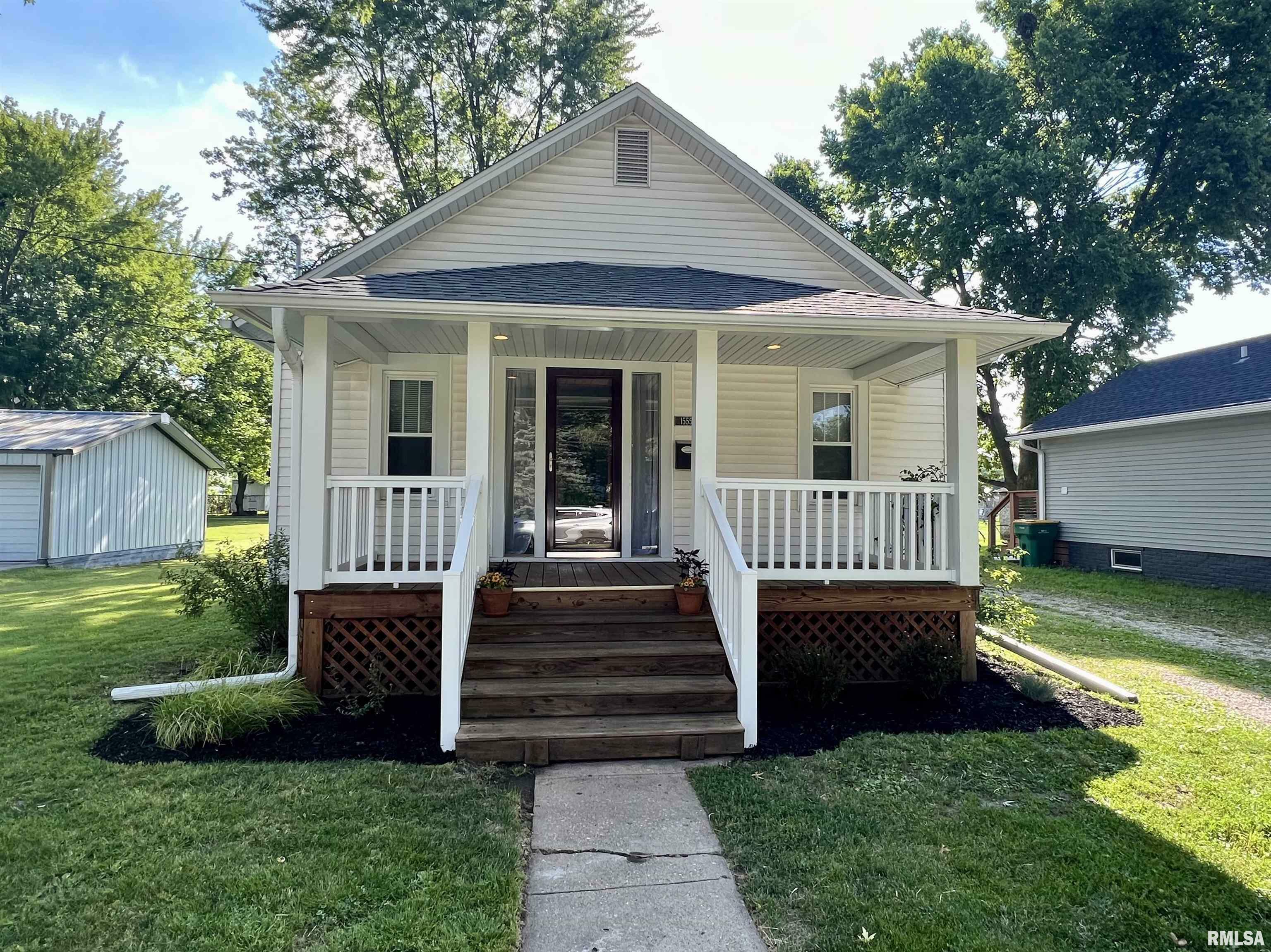 Property Photo: 1555 Florence IL 61401