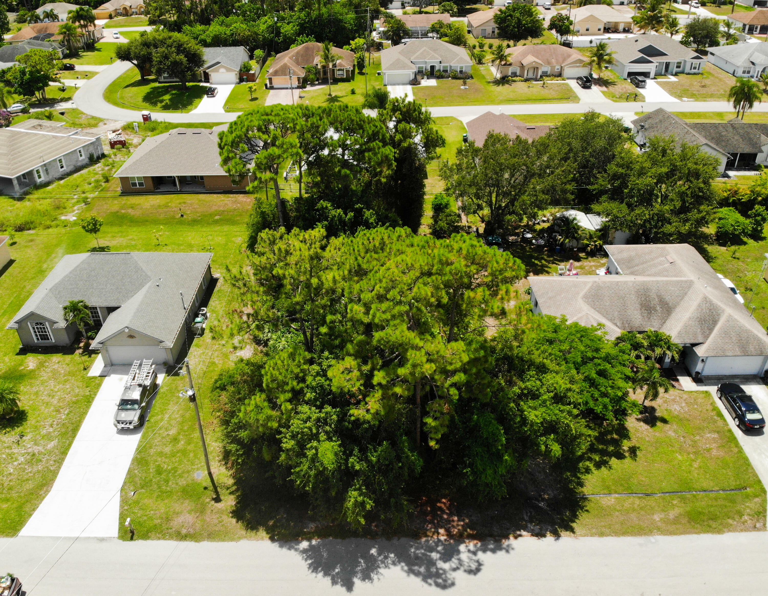 Property Photo:  1542 SW Flagami Road  FL 34953 