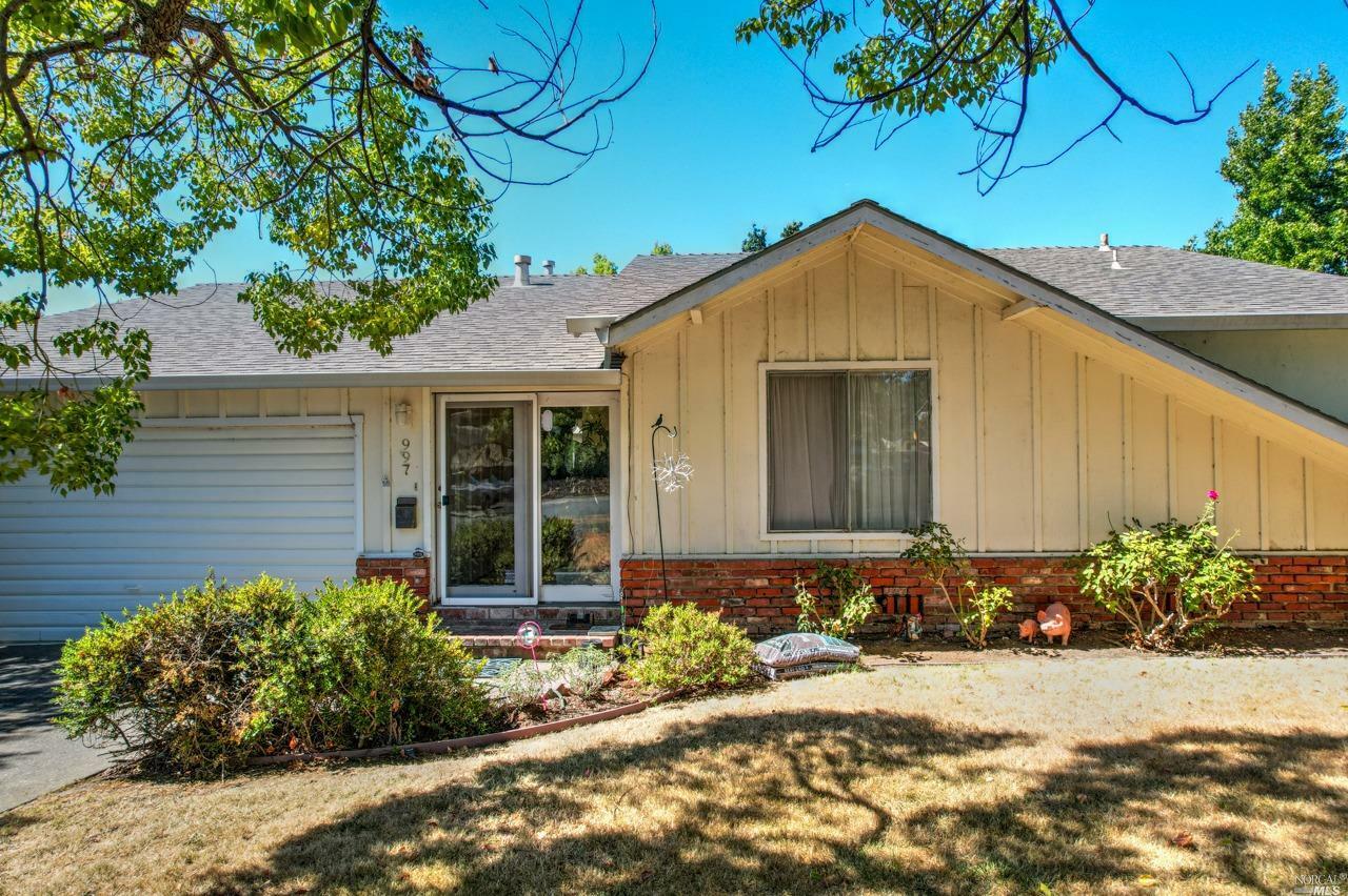 Property Photo:  997 McNear Avenue  CA 94952 