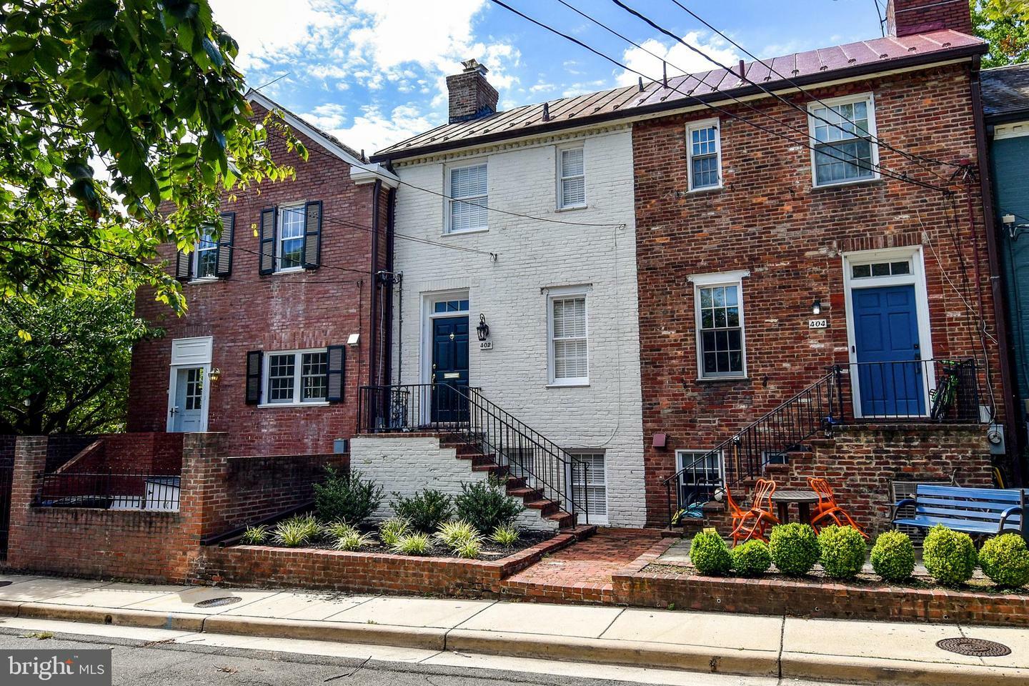 Property Photo:  402 Jefferson Street  VA 22314 