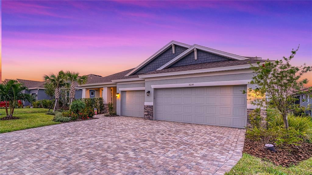 Property Photo: 5214 Gavella Cove FL 34221