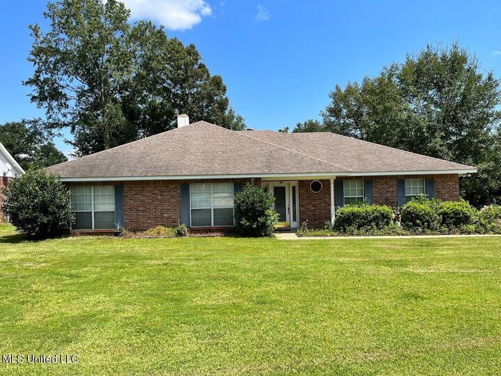 6944 Apaki Place  Diamondhead MS 39525 photo