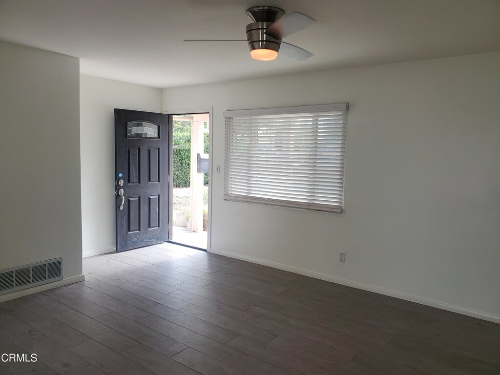 Property Photo:  927 Barton Avenue  CA 93010 