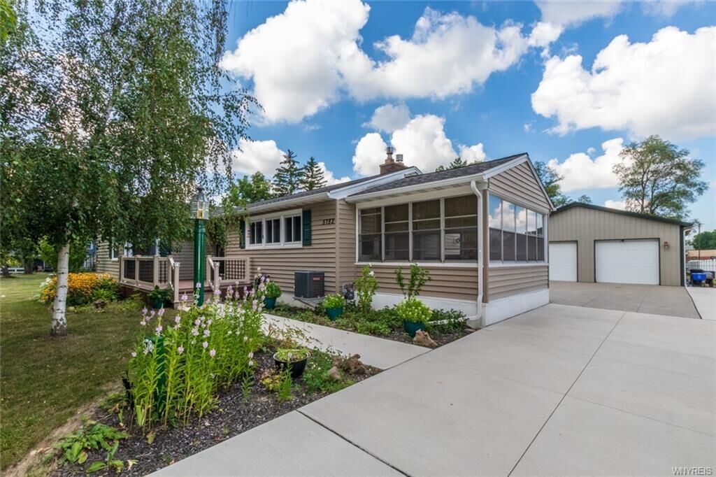 Property Photo:  5782 West Street  NY 14132 