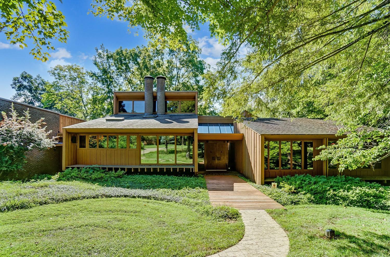 Property Photo: 530 Fairway Lane OH 45230