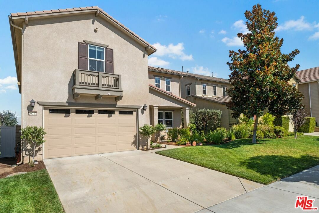 Property Photo: 26517 Craftsmen Ct CA 91350