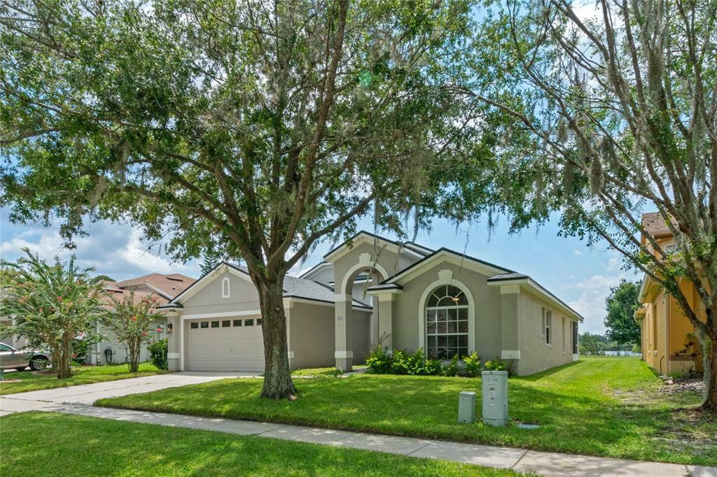 Property Photo:  421 Canary Island Court  FL 32828 