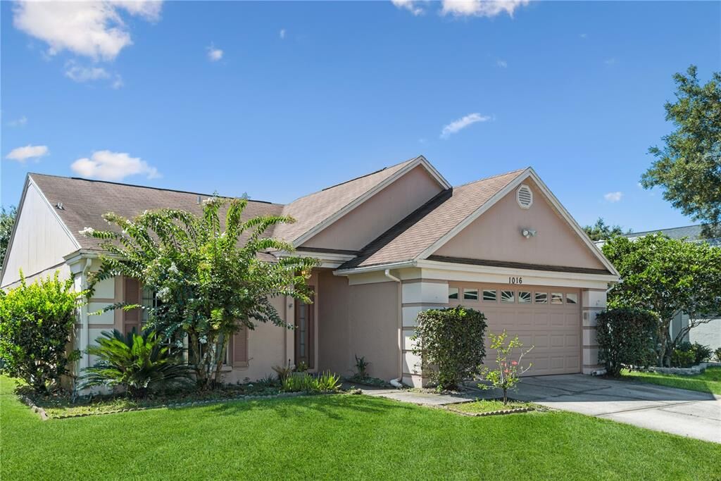Property Photo:  1016 Kelsey Ave NW  FL 32765 