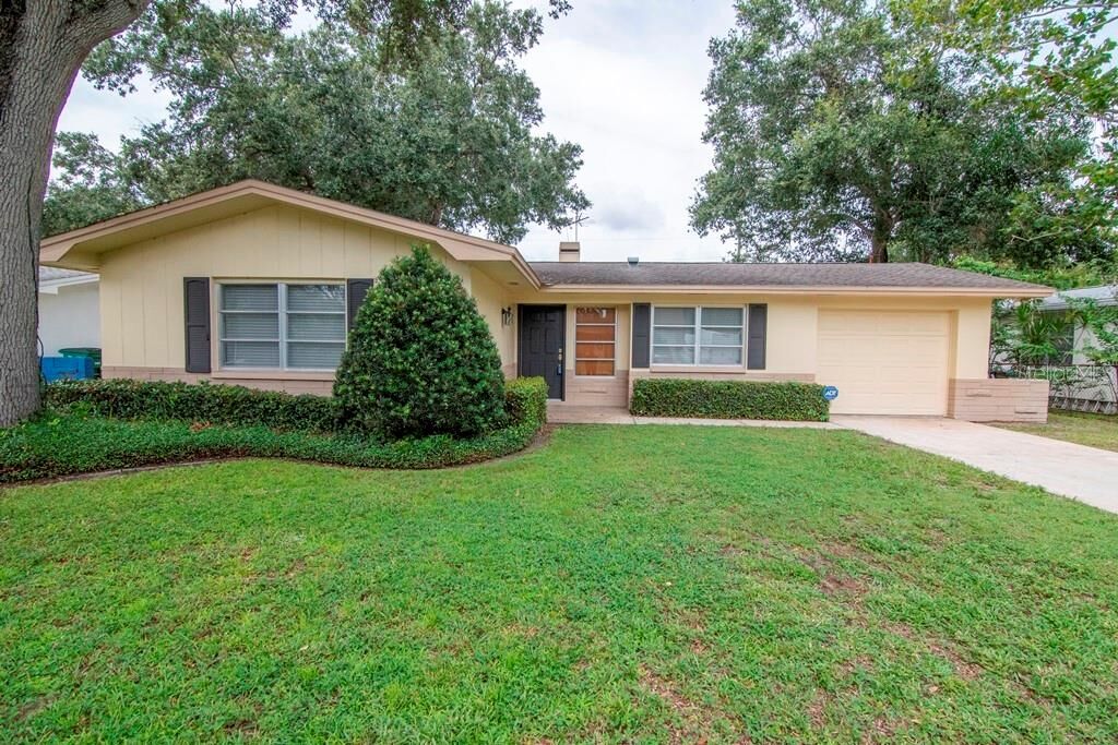 Property Photo: 60 Melrose Drive FL 34695