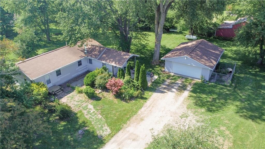 Property Photo:  1690 Cr 700 N.   61928 