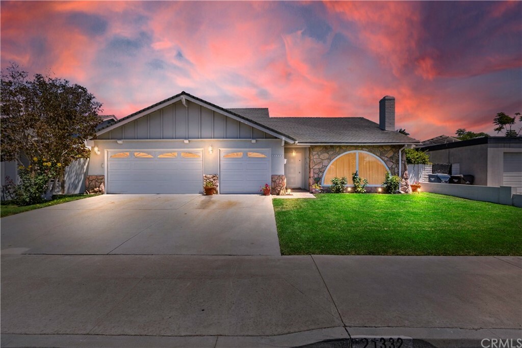 Property Photo:  21332 Pinetree Lane  CA 92646 