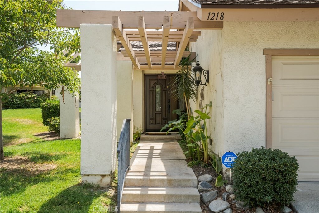 Property Photo:  1218 Moro Circle  CA 92870 