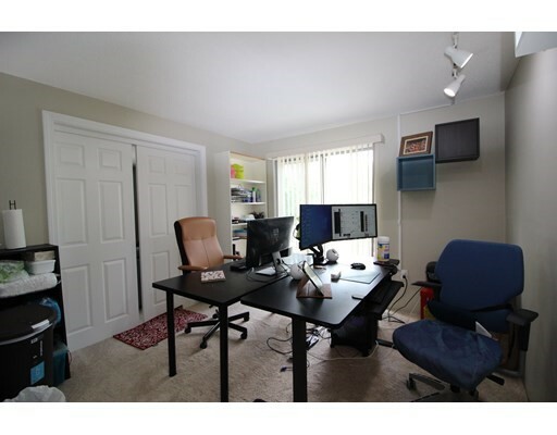 Property Photo:  7 Thoreau Ct 9  MA 01760 