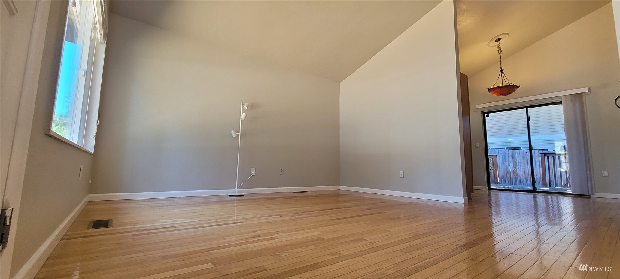 Property Photo: 13616 121st Avenue NE WA 98034