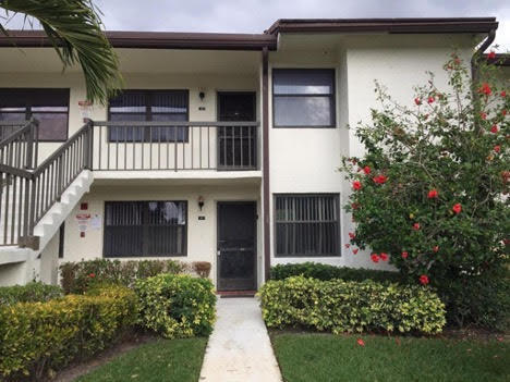 Property Photo: 4920 Lucerne Lakes Boulevard E 102 FL 33467