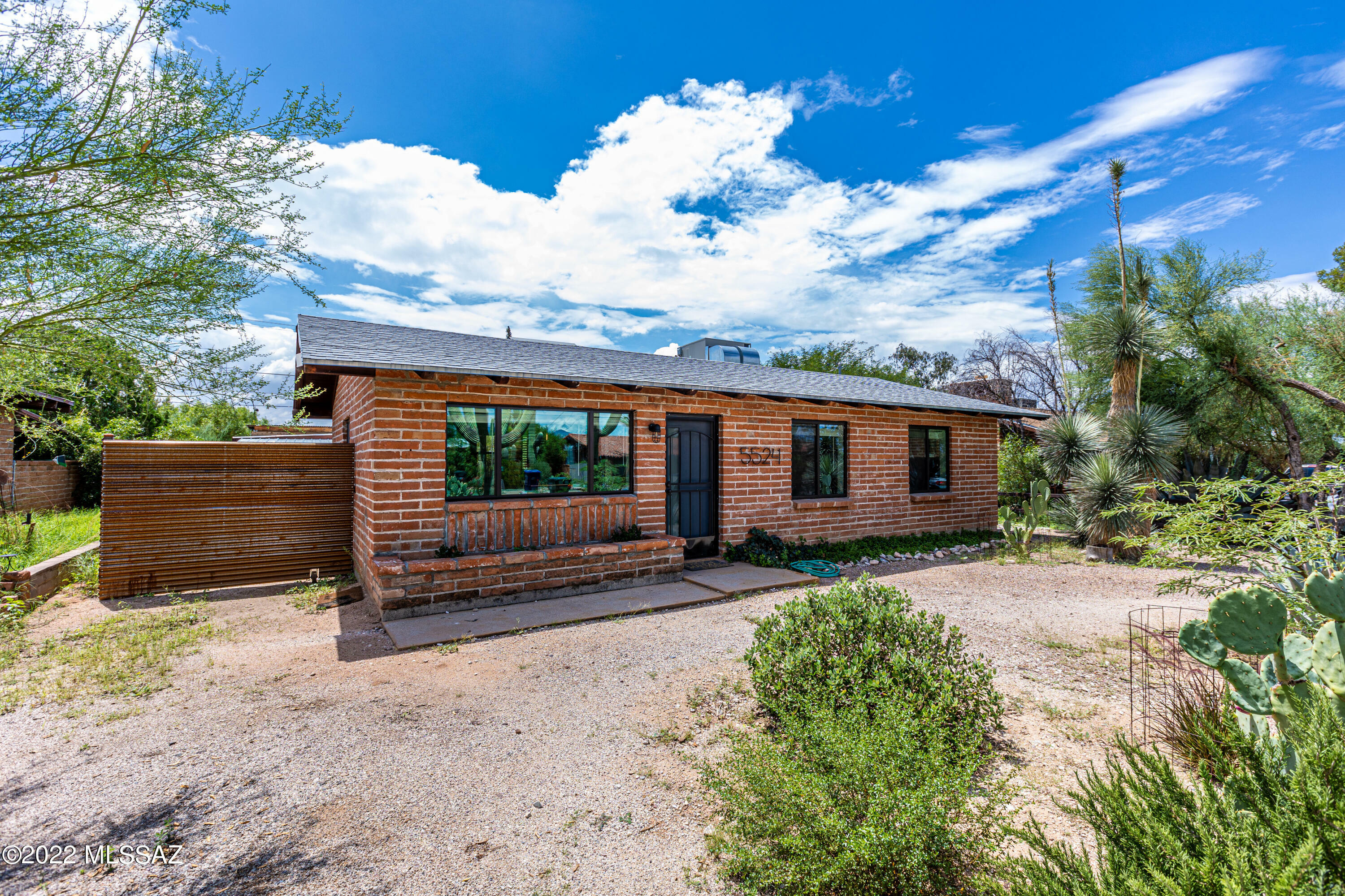 Property Photo: 5524 E Hawthorne Street AZ 85711