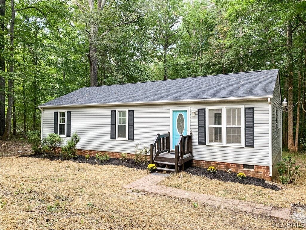 Property Photo:  2026 Old Tavern Road  VA 23139 