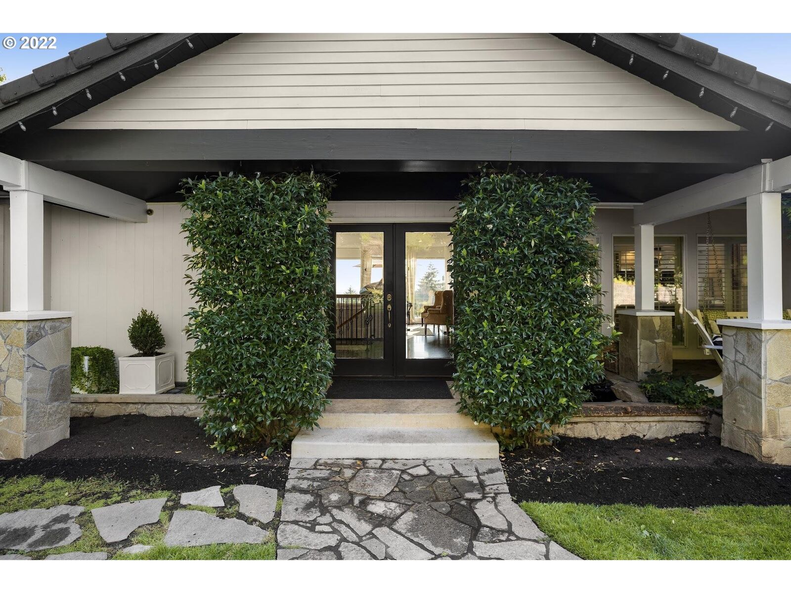 Property Photo:  5556 SW Hewett Blvd  OR 97221 