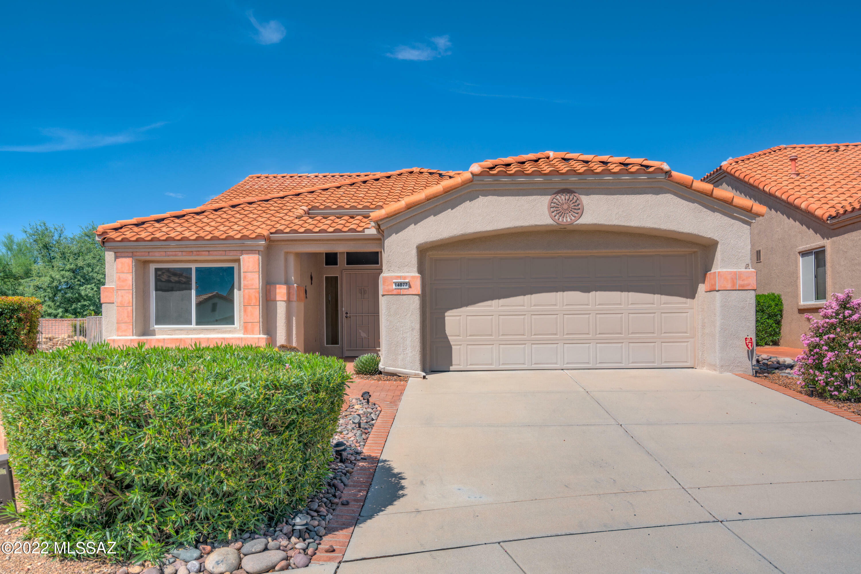 Property Photo: 14077 N Forthcamp Court AZ 85755