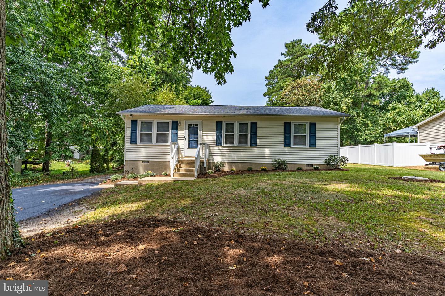 Property Photo:  424 Chestnut Drive  MD 20657 