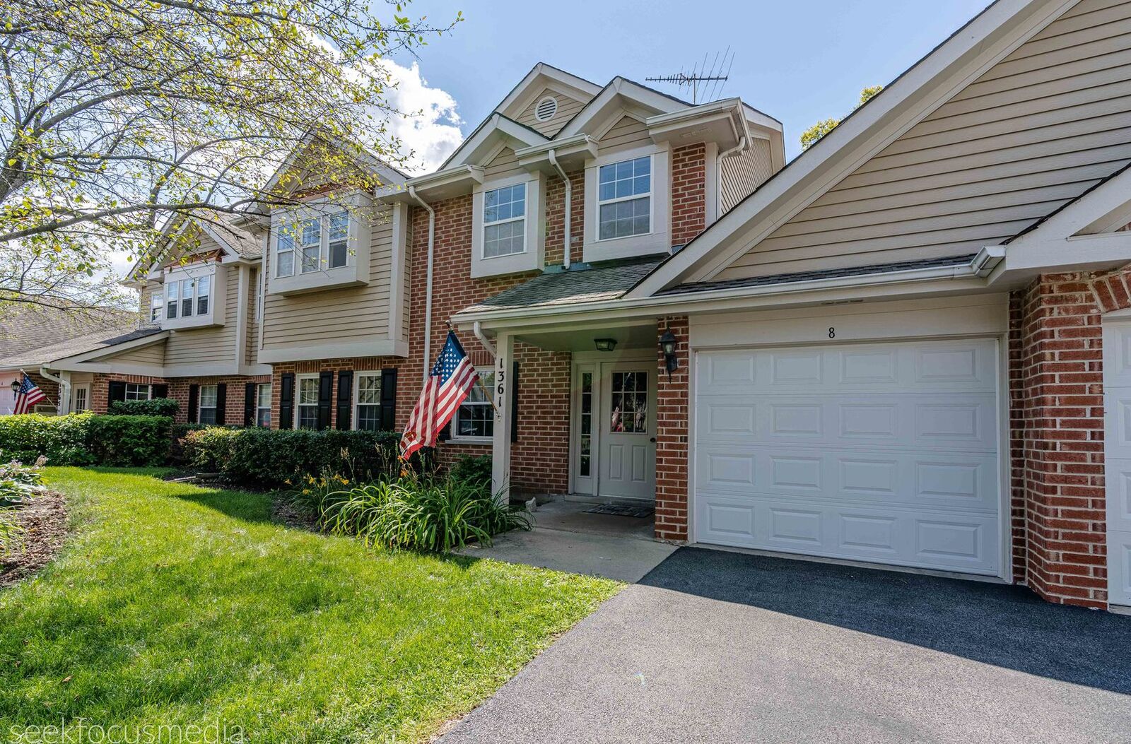 Property Photo:  1361 E Evergreen Drive 6  IL 60074 