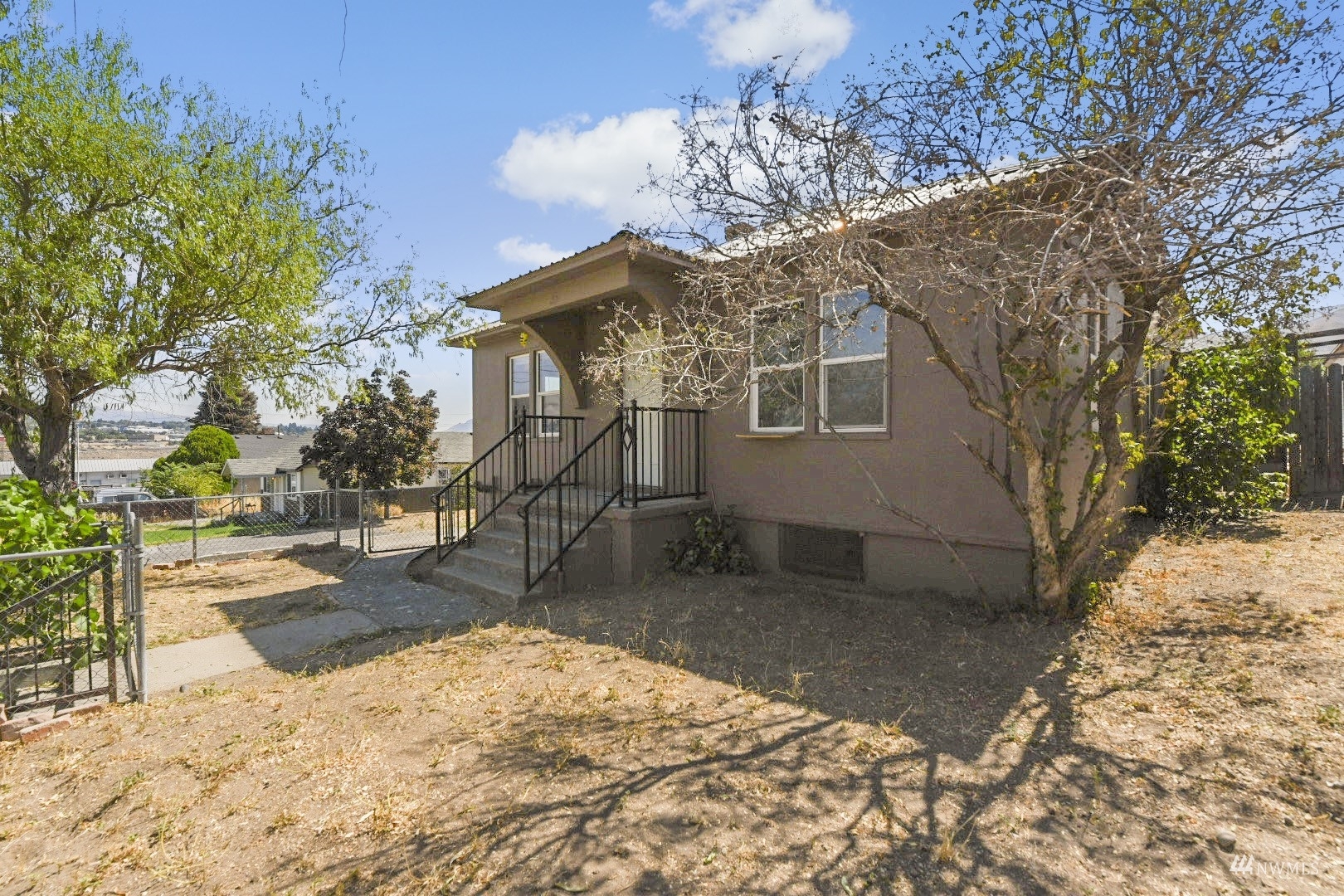Property Photo: 35 Viewdale Avenue WA 98801