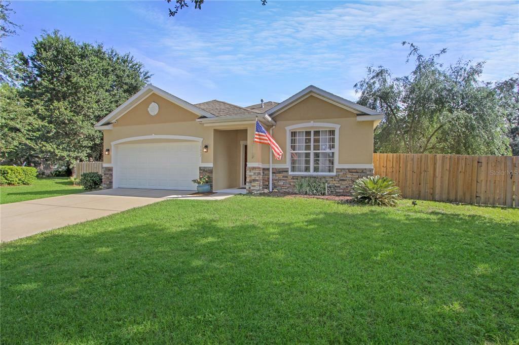 Property Photo: 3052 Boxelder Court FL 32725
