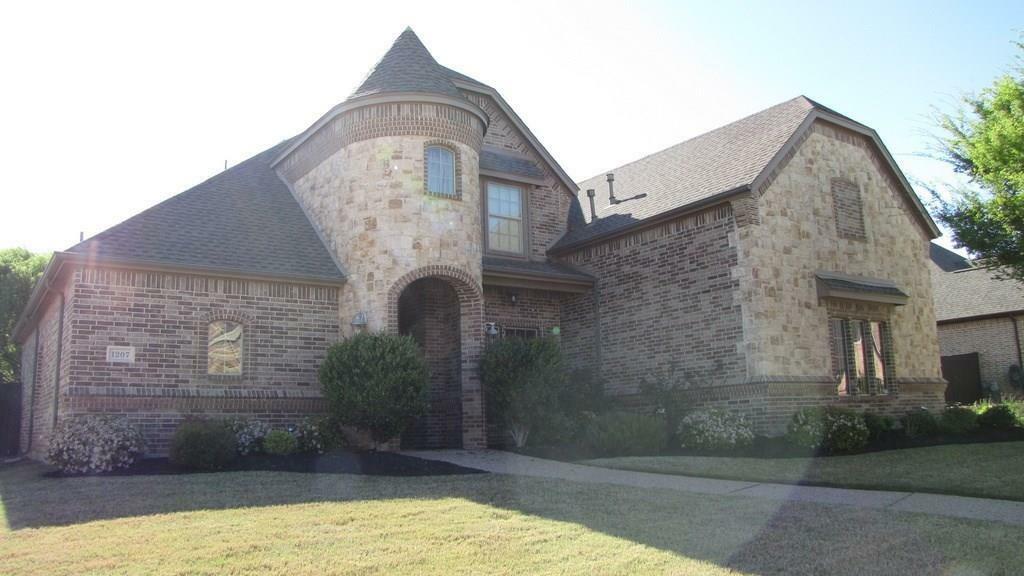 Property Photo:  1207 Hudson Drive  TX 76063 