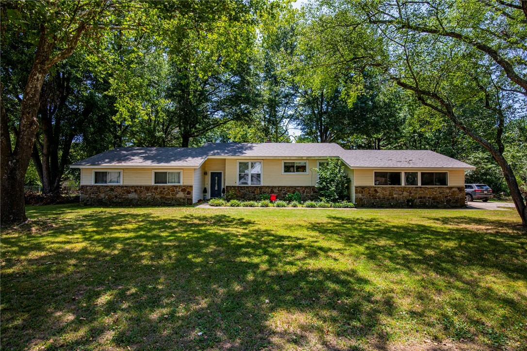 Property Photo:  11694 Lindy Lane  AR 72756 