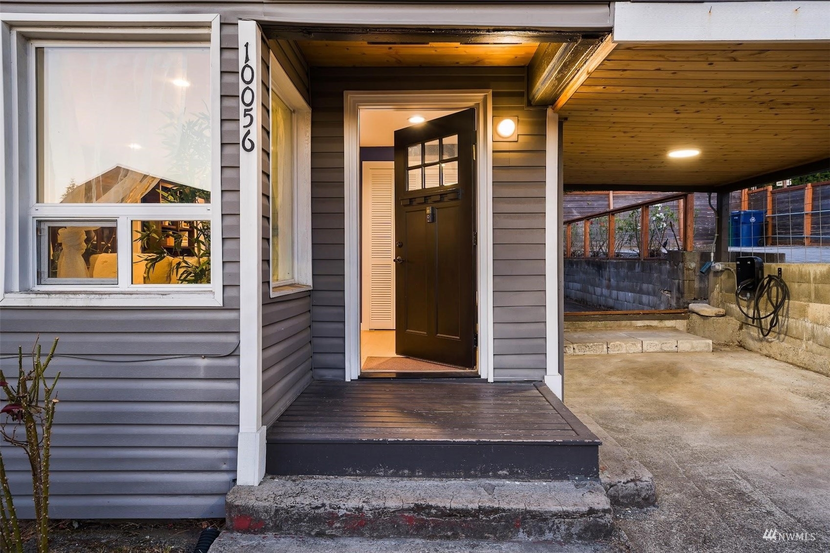 Property Photo: 10056 4th Avenue SW WA 98146