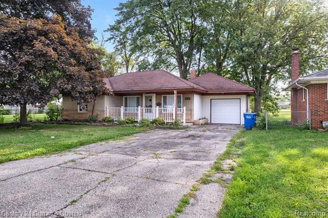 Property Photo:  23806 Wellington Avenue  MI 48089 