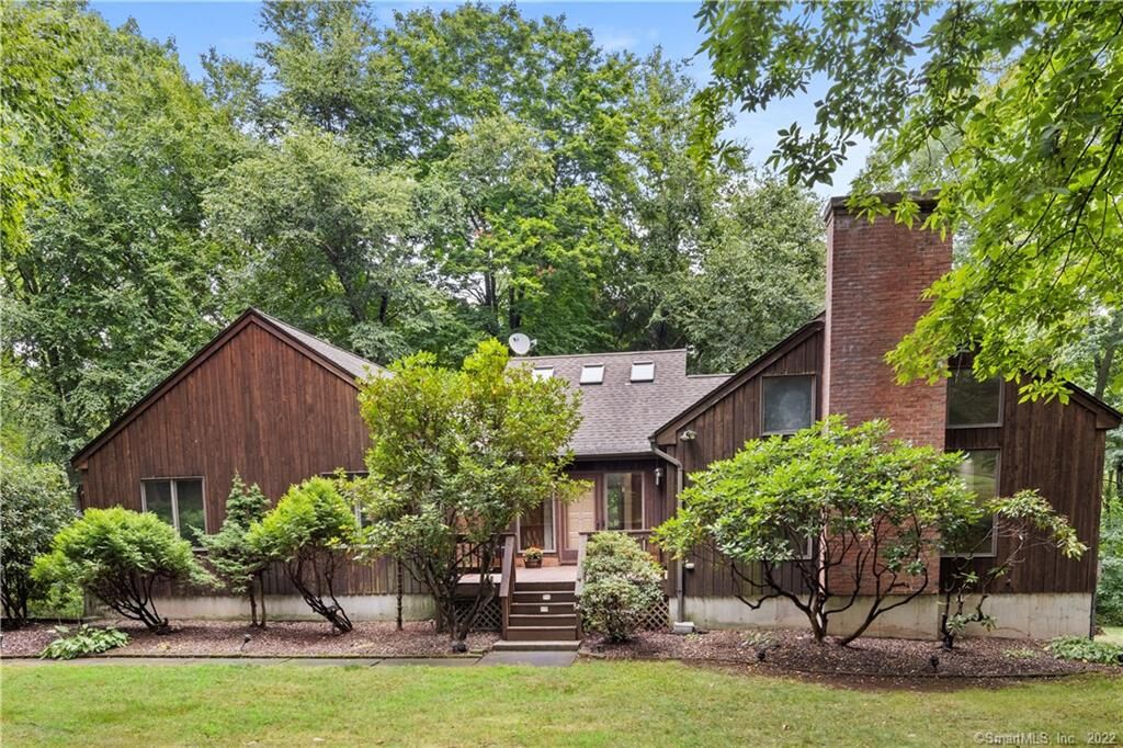 Property Photo:  21 Orchard Lane  CT 06455 